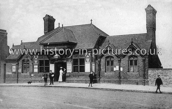 Metropolitian Railway Station, Willesden Green, London. c.1905